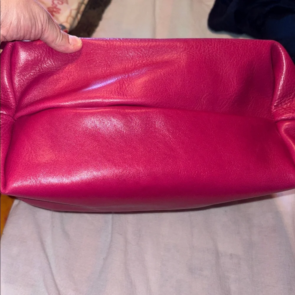 Portland leather group large 🦄 color hibiscus BNNU it has been in my closet. - Picture 4 of 6